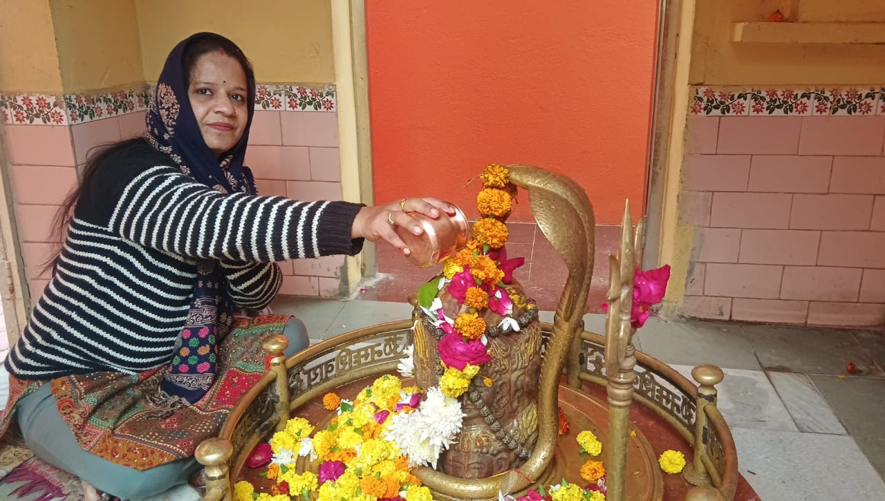 On the beginning of the New Year, there was a rush for worship in the temples