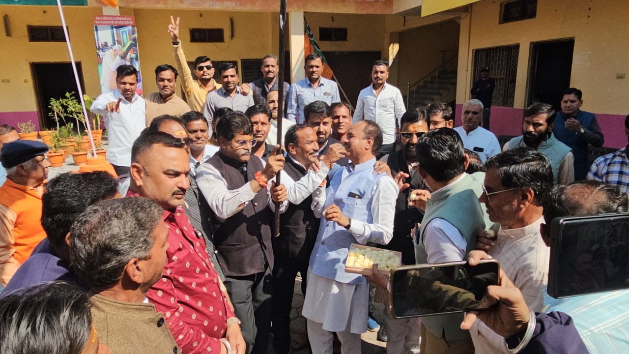 Celebration held at Shajapur district office on BJP's victory in Delhi