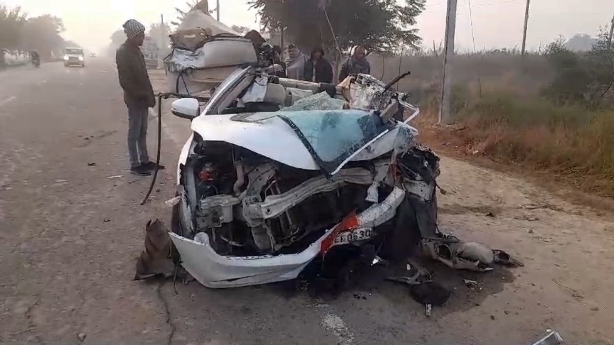 Fierce collision between car and truck in Chapra