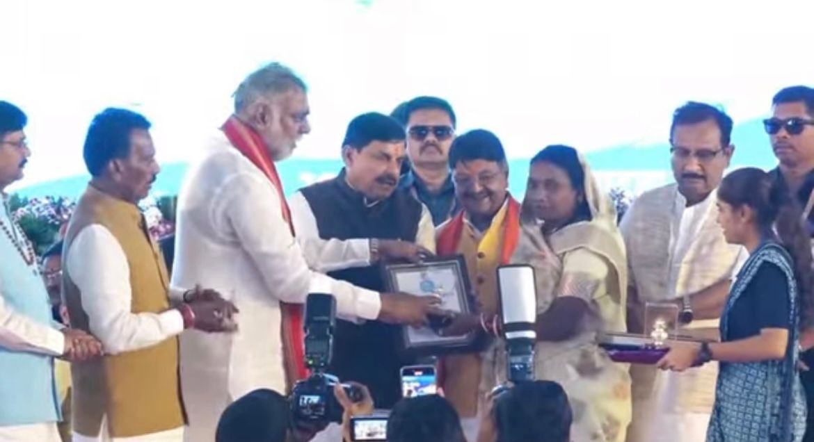 Chief Minister honored Bijuri Municipal Council President
