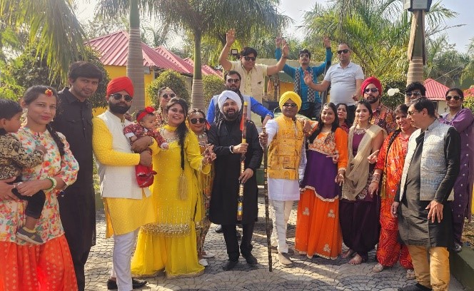 Jain community youth had a blast on Punjabi theme