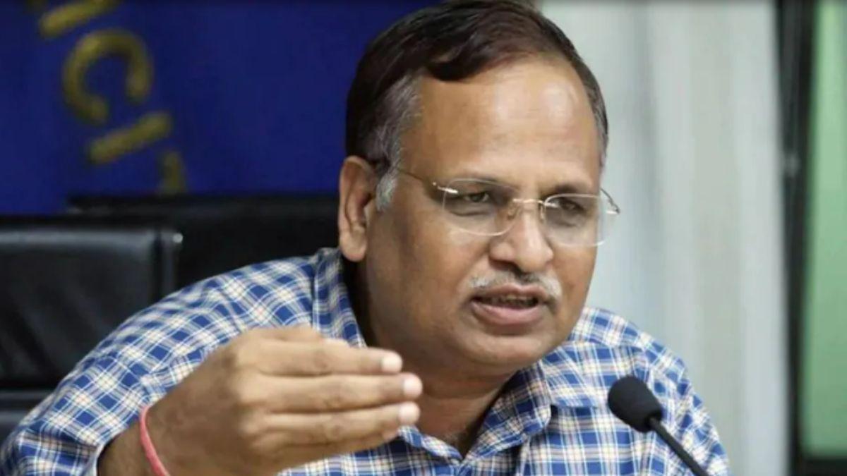 Minister Satyendar Jain threatened jail officials