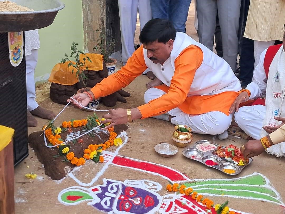 Minister Dharmendra Singh Lodhi participated in Gauvardhan Pujan