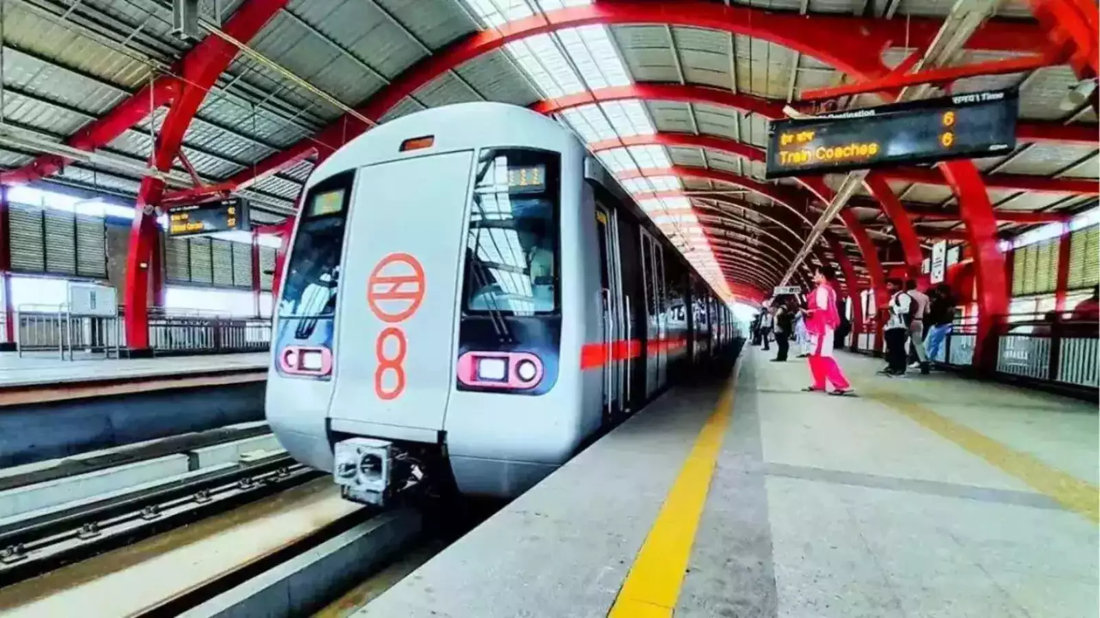 People forgot 193 mobile phones, 89 laptops and Rs 40 lakh cash in Delhi Metro