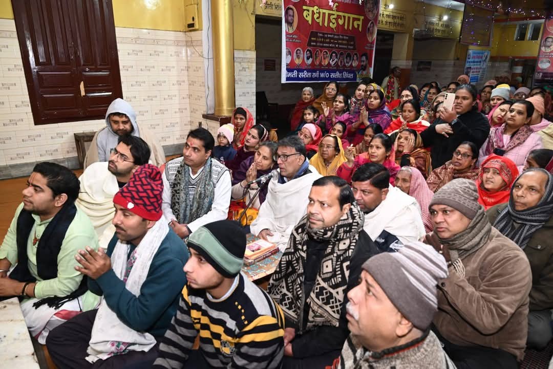 Khichdi Utsav was celebrated with great pomp in the ancient Siddhapeeth Shri Radha Vallabh temple