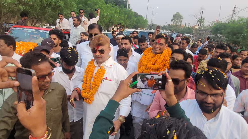 Congress Lok Sabha candidate Devendra Yadav reached Bilaspur