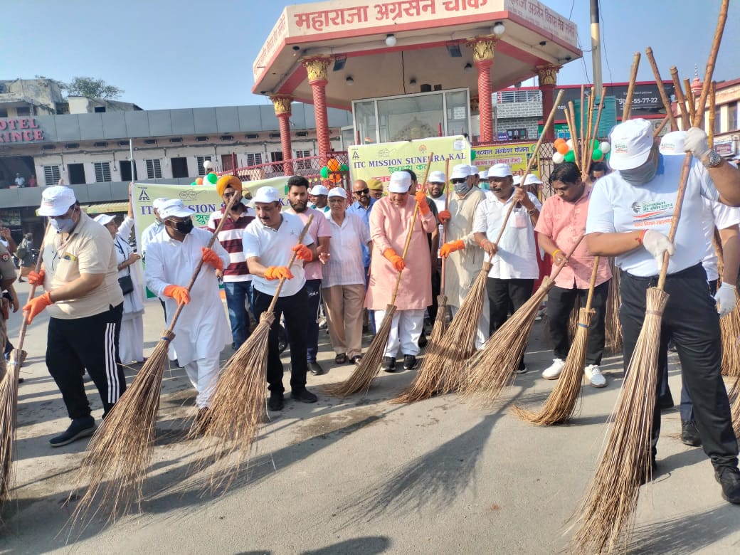 Minister-in-charge Sunil Sharma planted saplings in the Circuit House premises