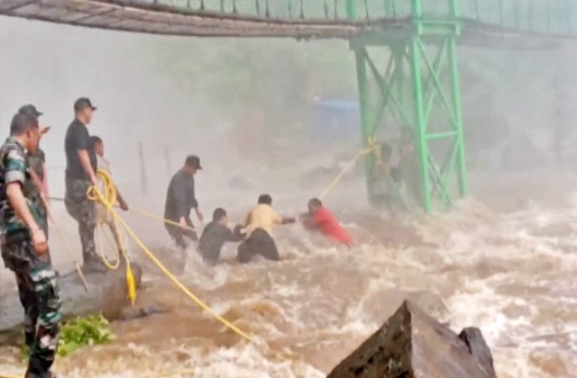 Sudden flood in waterfall