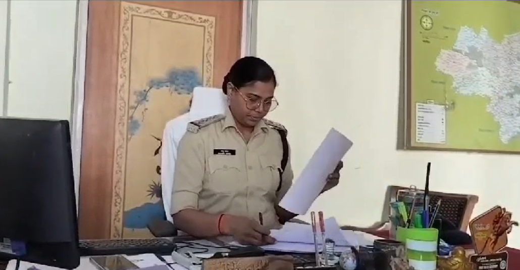 Katni Mahila Thana Incharge Madhu Patel removed from police station and posted in Police Line