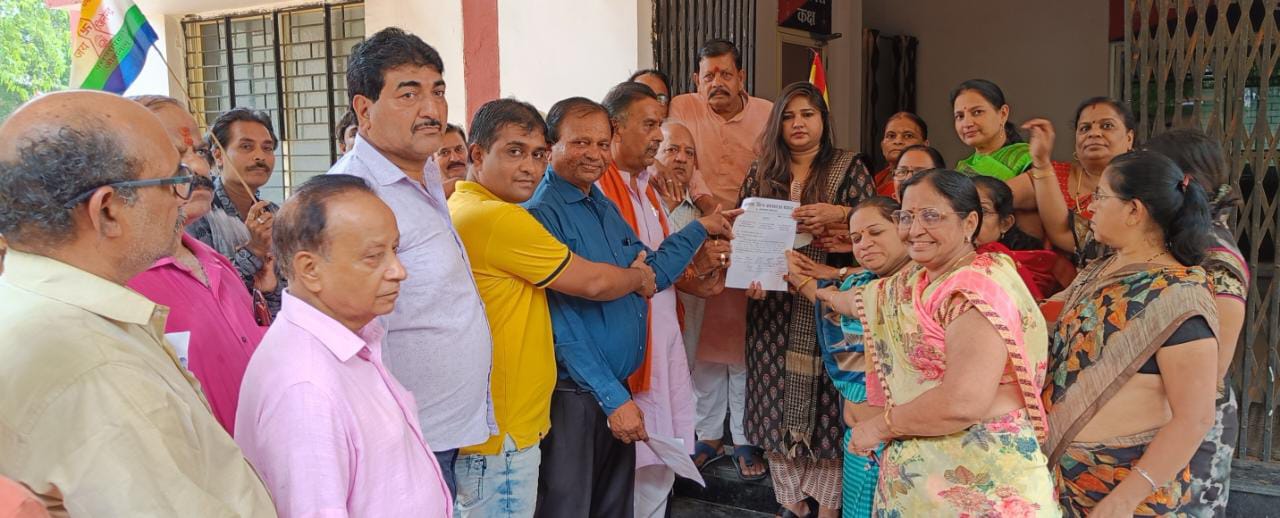 Outraged by the murder of a Jain saint, the Jain community gave a memorandum