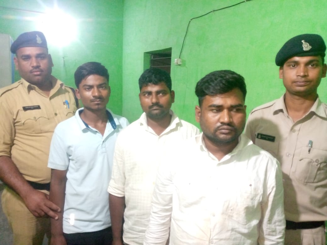 03 accused of robbery, 15 pieces and stolen mobile worth Rs 7,50,000 recovered from their possession