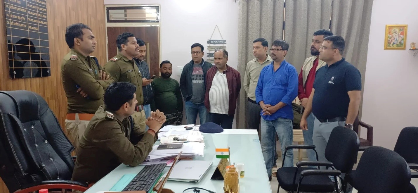 Traders of Shalimar Market of City Kotwali area reached Kotwali