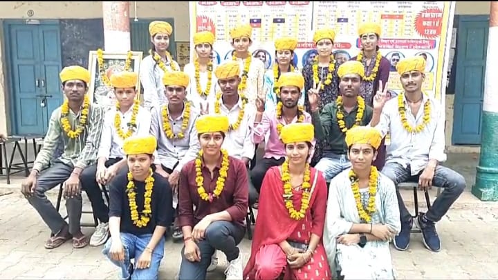Promising students honored in government school