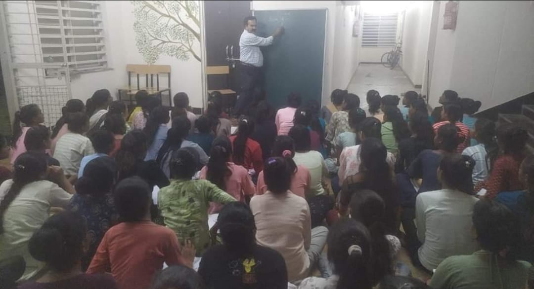 Special classes in hostels for students appearing in the Ruk Jana Nahi Yojana