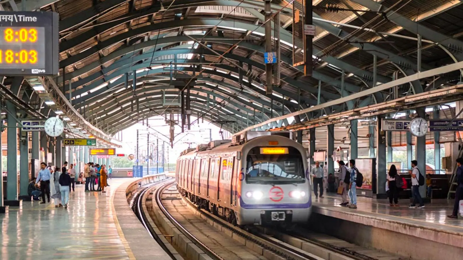 दिल्ली में प्रदर्शन के बाद सुरक्षा कड़ी, बंद किए गए 16 मेट्र...