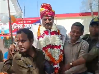 Farewell to Rohini Prasad Chaturvedi, posted as Sub Inspector in Bilhari, Katni, after 43 years of service.