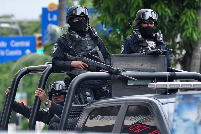 19 people died in separate incidents in Mexico and Florida