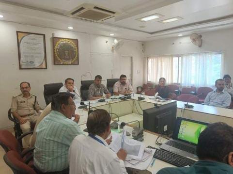 Expenditure observers of Election Commission of India held a meeting in Damoh