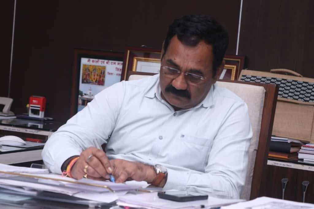 Collector changes school hours