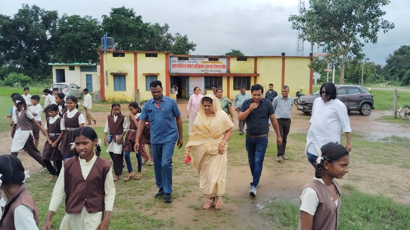 Balaghat MLA Anubha Munjare conducted a surprise inspection of government educational institutions