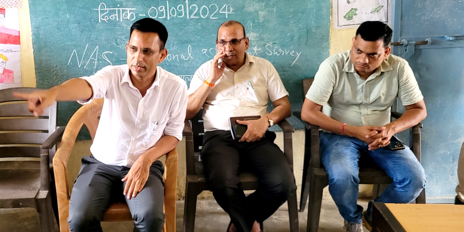Collector Sudhir Kumar Kochar attended the parent teacher meeting
