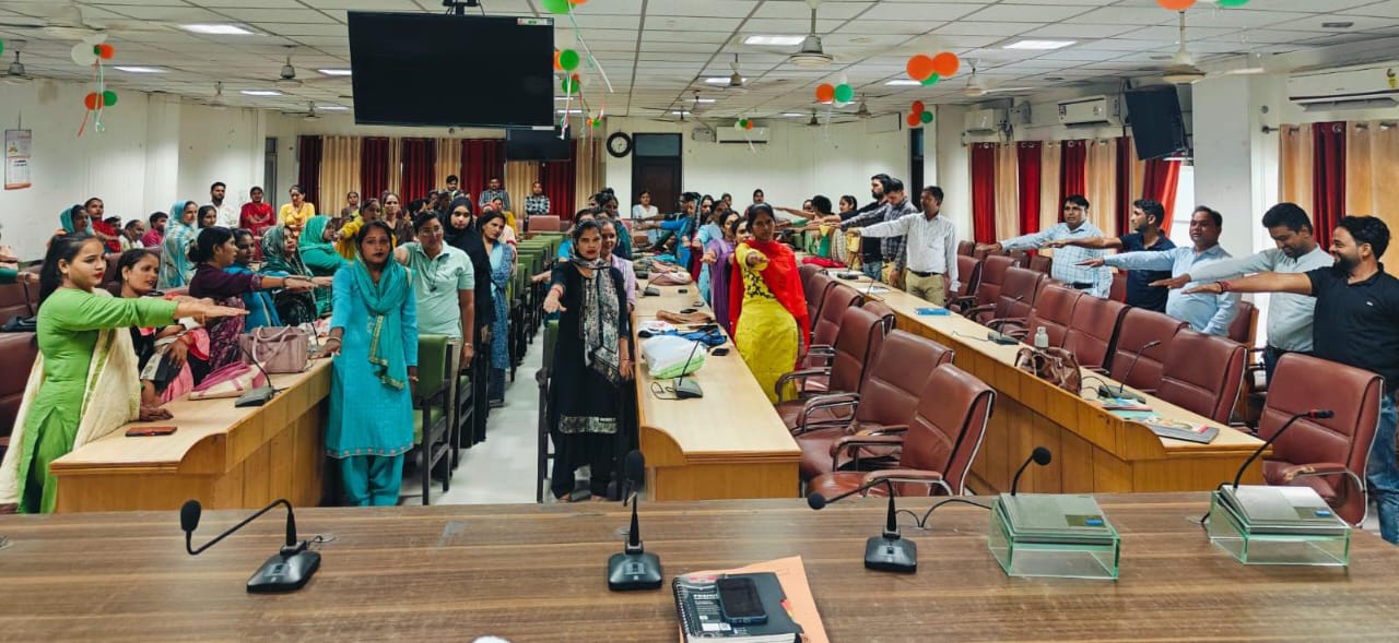 Women of self-help groups were administered the oath of cleanliness